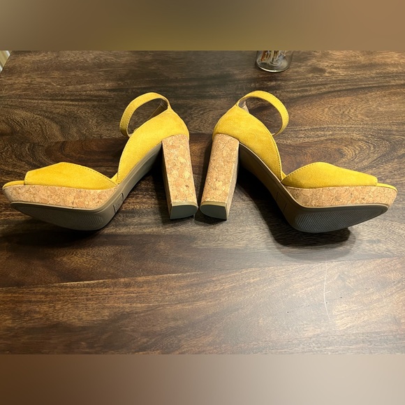 SUN STONE Womens Yellow 1" Platform Reeta Round Toe Block Size 7 1/2 - Picture 3 of 4